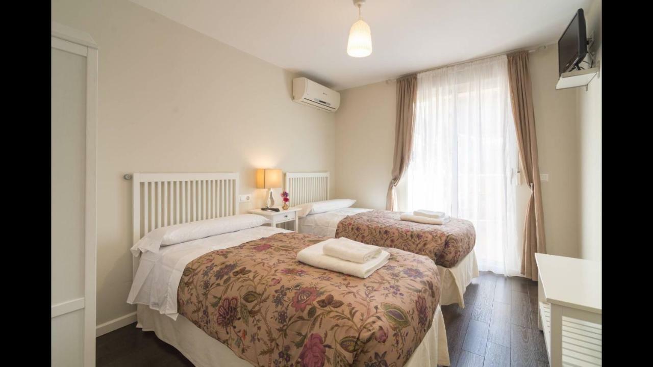Kentia Rooms Malaga Exterior photo