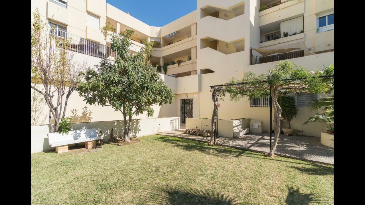 Kentia Rooms Malaga Exterior photo
